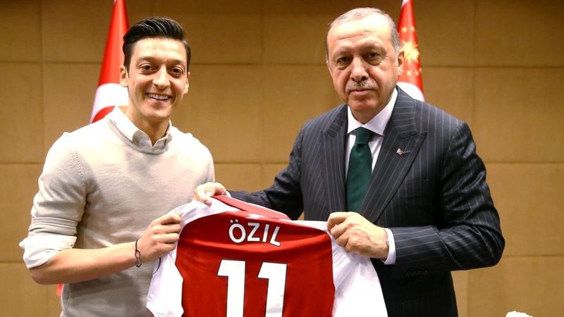 Çavuşoğlu'nun Heiko Maas'a Mesut Özil göndermesi