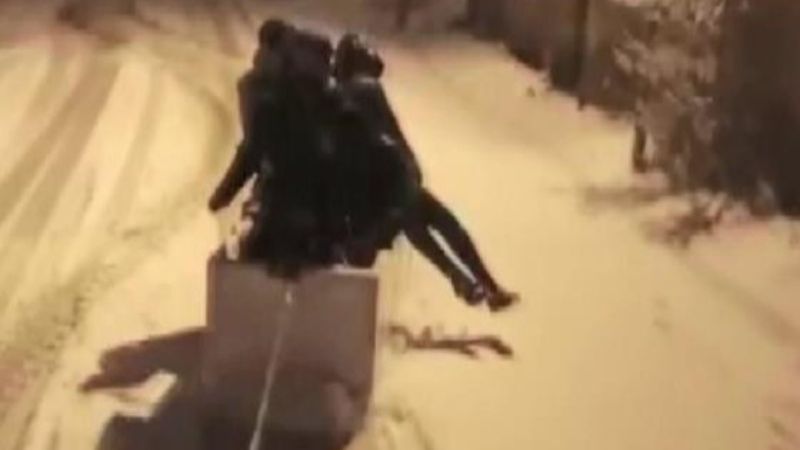 Sivas'ta buzdolabı üzerinde kayak keyfi