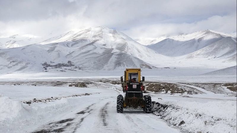 Van, Muş, Bitlis, Hakkari'de 729 yerleşim birimine ulaşım sağlanamıyor