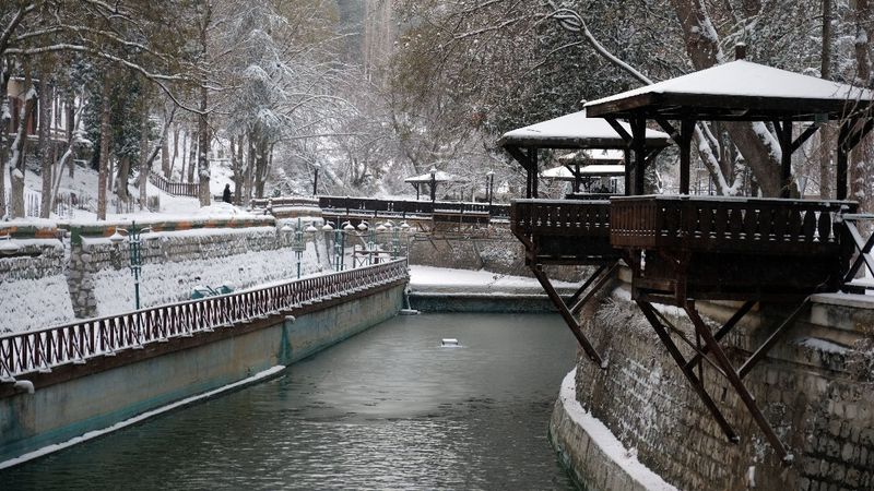 Konya'da kar yağışı, çocukların yüzünü güldürdü