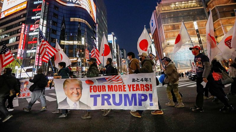 Donald Trump destekçileri, Japonya'da yürüdü
