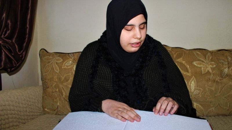 Kocaeli'de 15 yaşındaki görme engelli kız 6 ayda hafız oldu