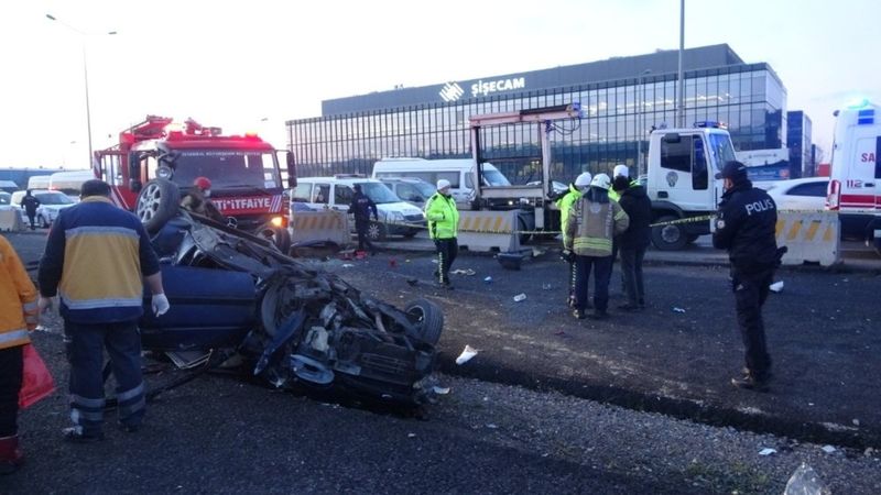 Tuzla'da takla atan otomobilin sürücüsü hayatını kaybetti