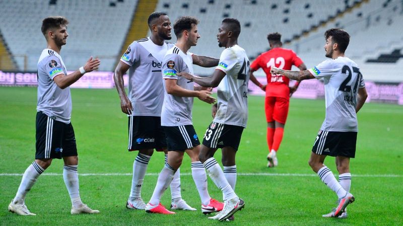 Fatih Karagümrük-Beşiktaş maçının ilk 11'leri