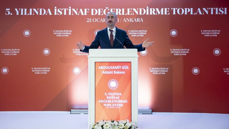 Abdulhamit Gül: Görevim süresince, cübbe giymeyeceğim
