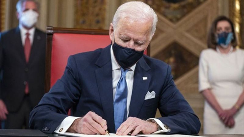 Biden, başkanlık kararnamelerini imzaladı