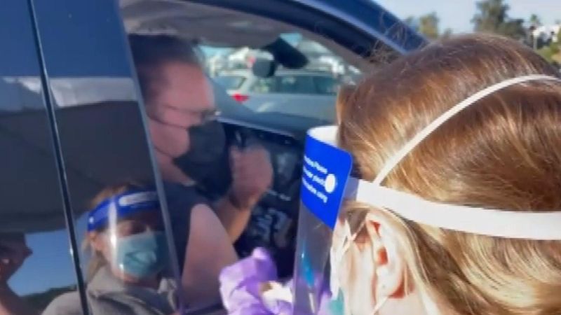 Arnold Schwarzenegger, aşı yaptırdı