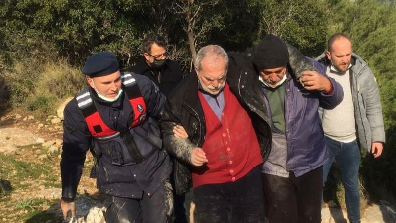 İzmir'de 26 saat, bataklıkta mahsur kaldı