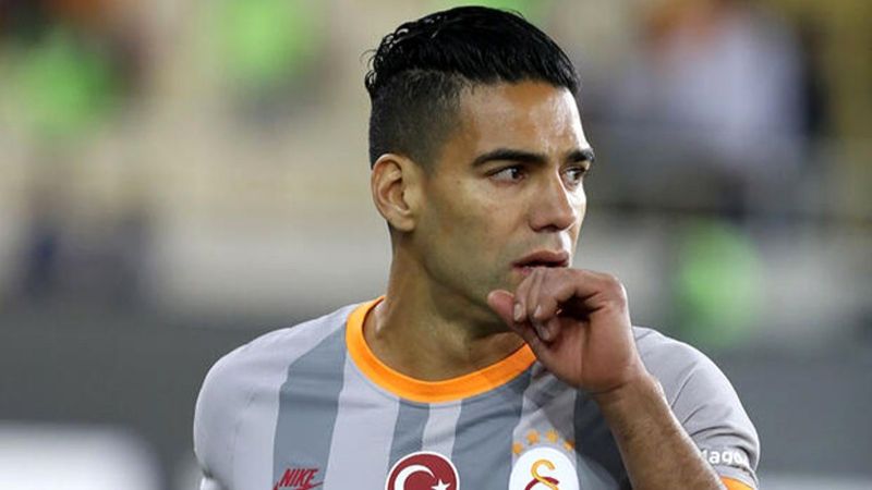 River Plate, Falcao'dan maaşını indirmesini istiyor