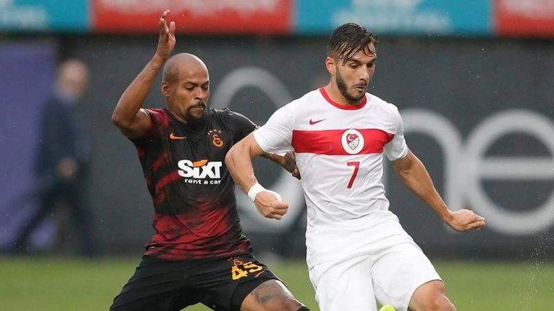 Galatasaray, Halil Dervişoğlu'yla el sıkıştı