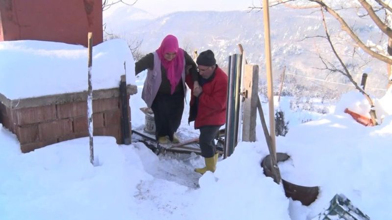 Bursa’da eşi için 70 metrelik teleferik yaptı