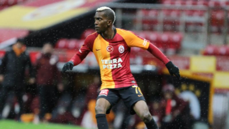 Galatasaray Onyekuru'yu açıkladı