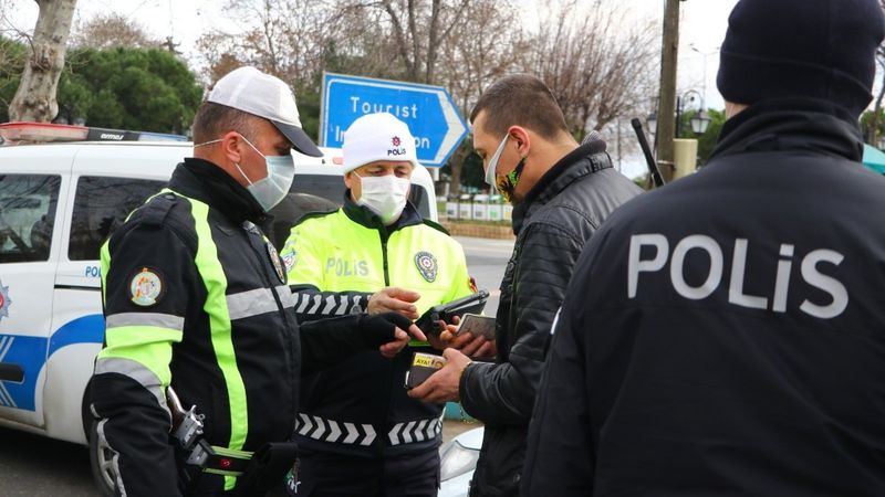 Tekirdağ'da ağlayan çocuğu gezdirmek isteyen 4 kişiye ceza yağdı