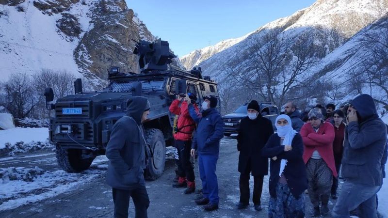 Hakkari'de mahsur kalan çiftçi kardeşler kurtarıldı