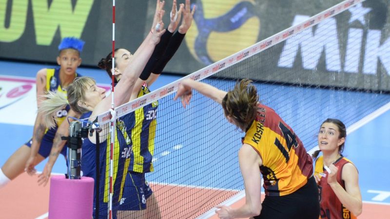Fenerbahçe, voleybolda Galatasaray'ı rahat yendi
