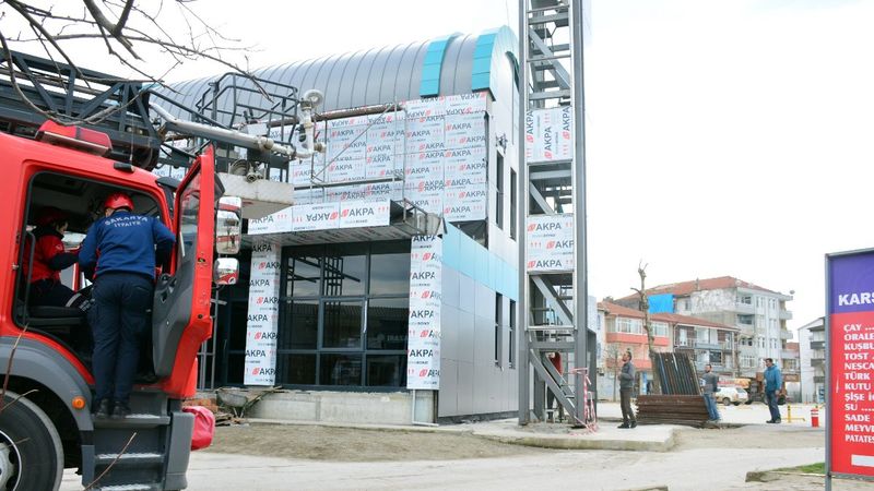 Sakarya'da camiye Türk bayrağı asan gencin, intihar ettiği sanıldı