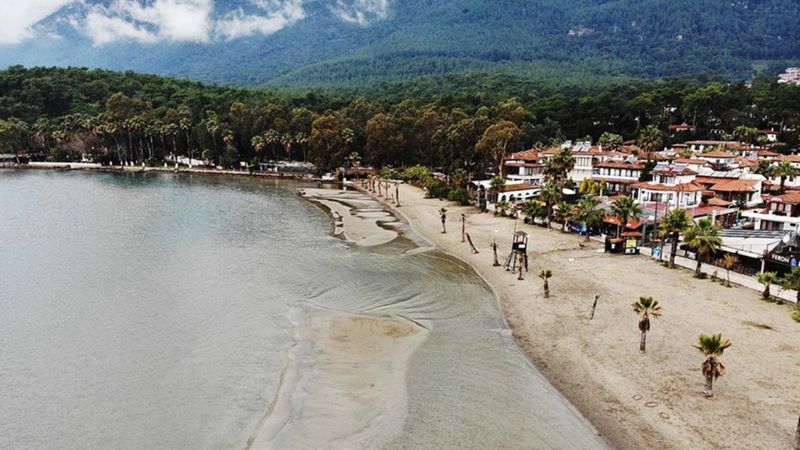 Akyaka'da deniz suyu 40 metre çekildi