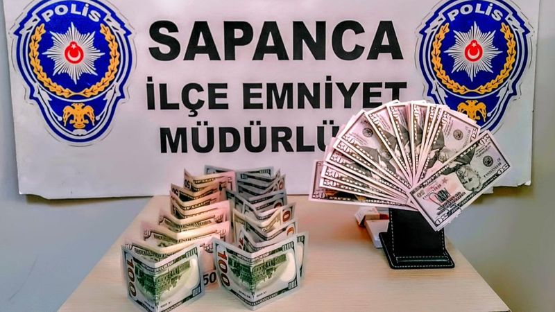 Sakarya'da sahte dolar kullanan Suriyeli dolandırıcı yakalandı