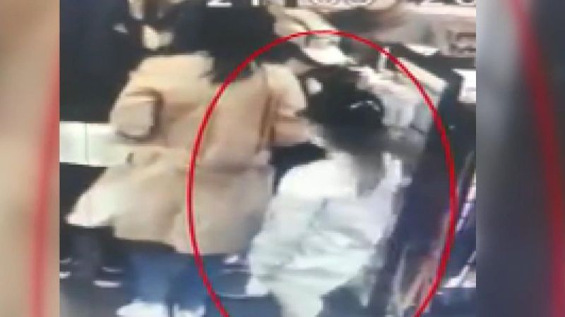 Şişli'de kız çocuğunun yankesicilik anı kamerada