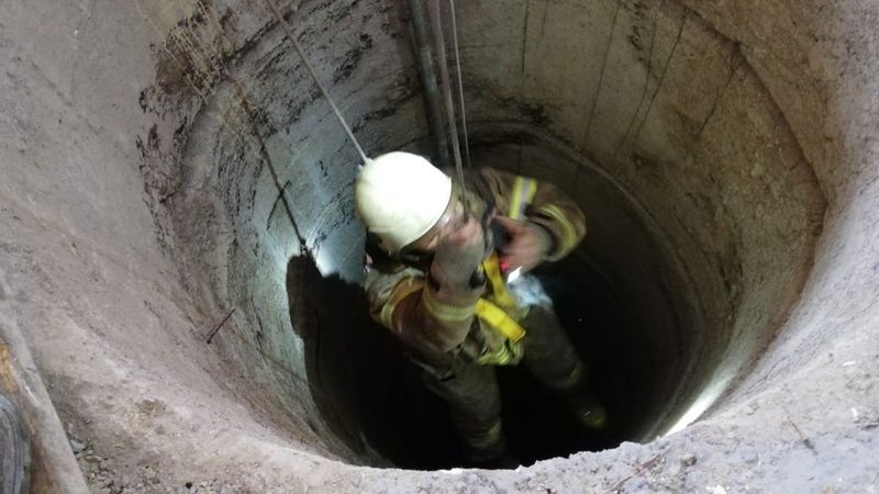 Beylikdüzü'nde kuyuya düşen adam kurtarıldı