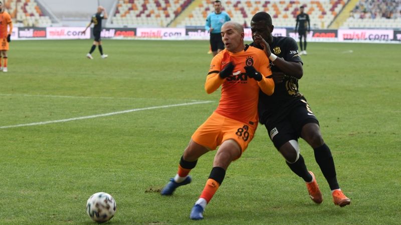 Sofiane Feghouli 2-3 hafta yok