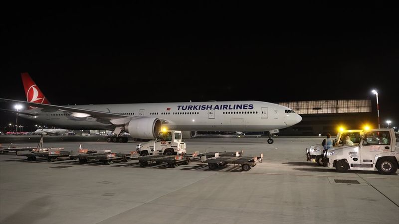 İkinci parti korona aşıları İstanbul'a geldi