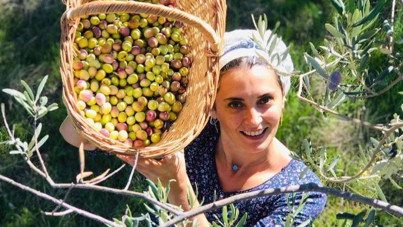 Aslıhan Gürbüz, çiftçilik belgesi aldı