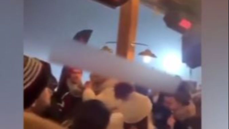 Kısıtlamadan muaf olan Uludağ'daki tatilcilerden parti