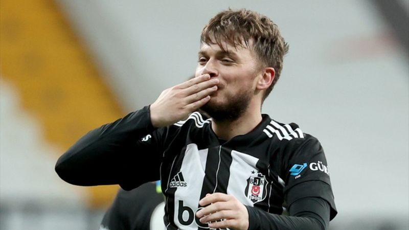 Adem Ljajic aşk acısını atlattı
