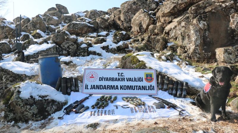 Diyarbakır'da teröristin krokisi, mühimmatı ortaya çıkardı