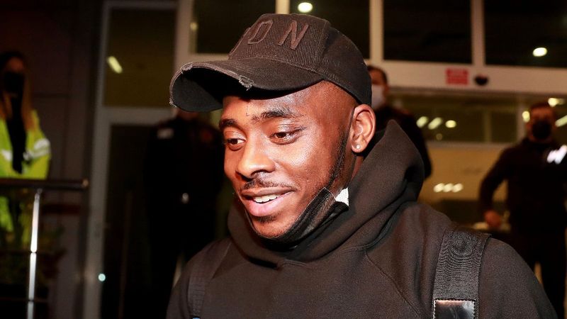 Osayi Samuel İstanbul'da