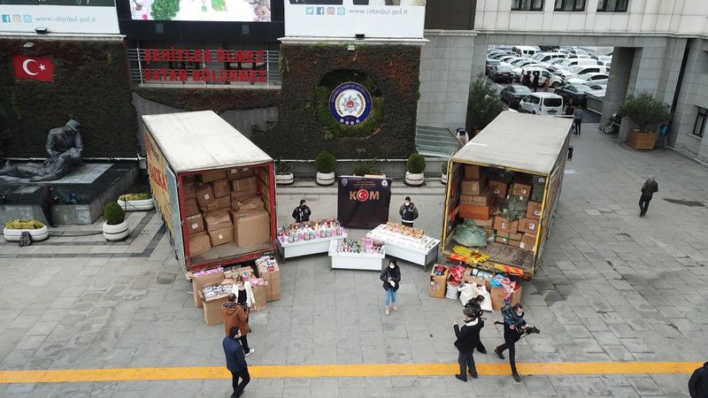İstanbul'da 40 milyon liralık kaçak oyuncak operasyonu