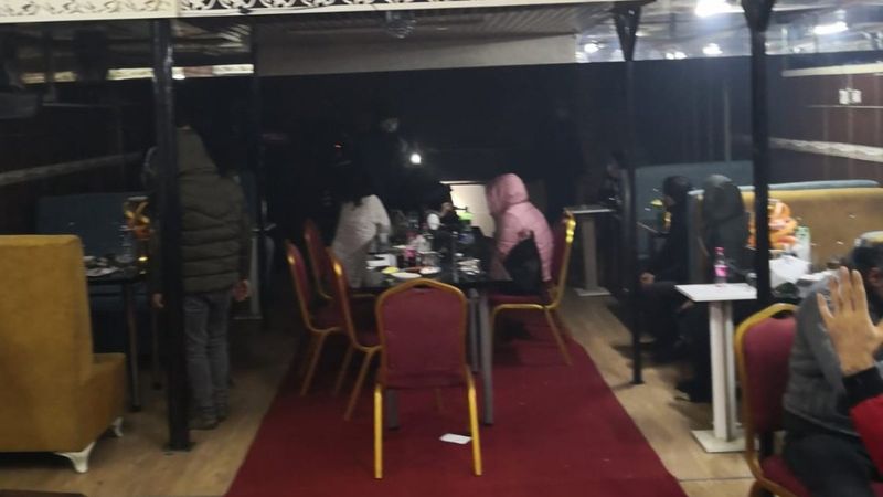 Konya'da ruhsatsız gazinoya polis baskını