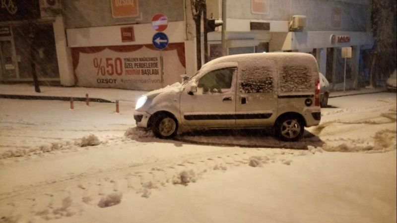 Tekirdağ'da kar 10 santimetreyi aştı