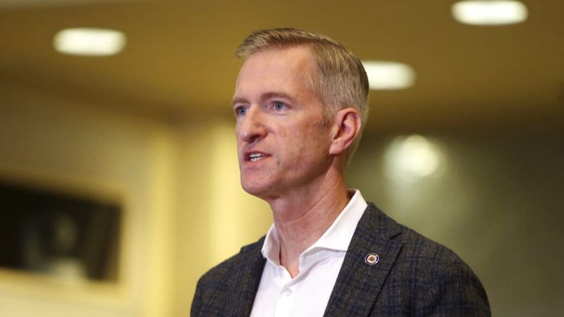 ABD'li başkan, maske takmadığı için uyaran kişiye biber gazı sıktı