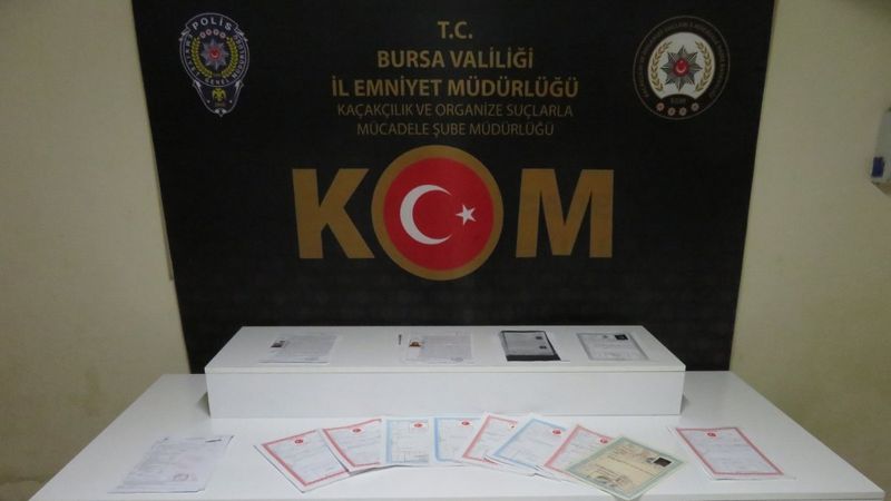 Bursa'da tapu memurlu 'arsa çetesine' operasyon: 16 gözaltı