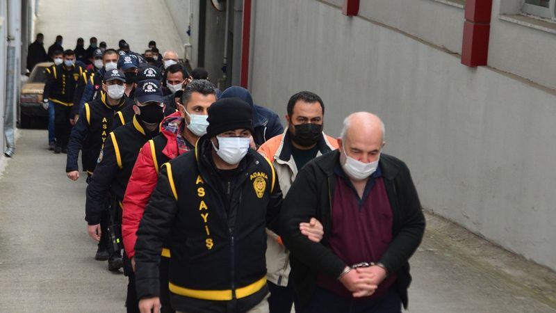 Adana merkezli 13 ile oto hırsızlık operasyonu: 20 tutuklu