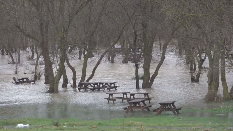Arnavutköy'de mesire yeri sular altında kaldı