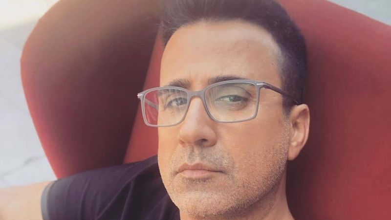 Emrah, programlara hologramını yollayacak