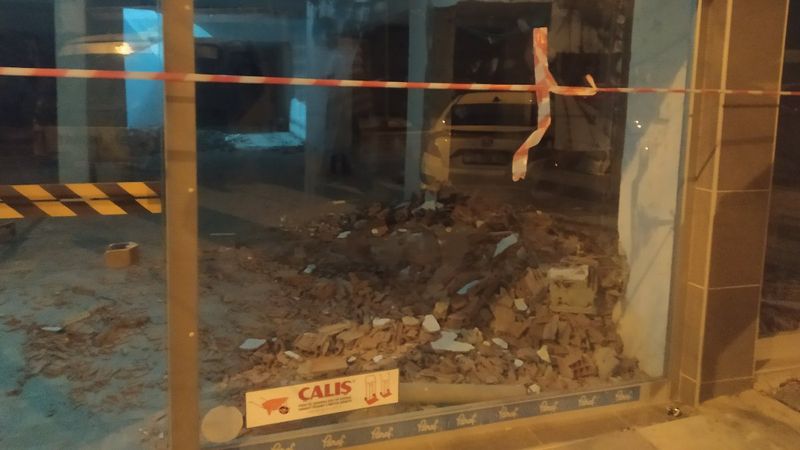 Tekirdağ'da yıkılan duvarın altında kalan işçi hayatını kaybetti