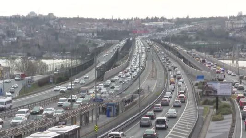 İstanbul'da kısıtlama öncesi trafik yoğunluğu