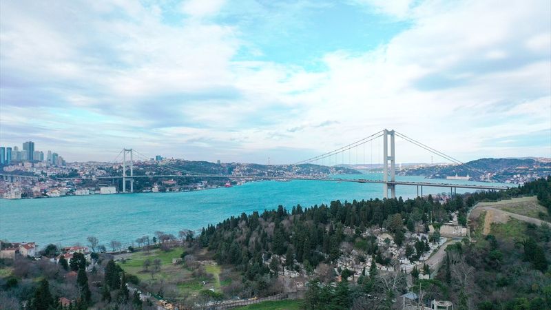 İstanbul Boğazı turkuaz rengine büründü