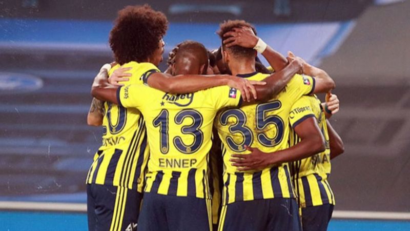 Fenerbahçe-Rizespor maçının ilk 11'leri