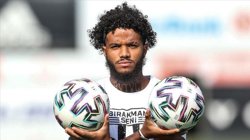 Trabzonspor maçının ardından Rosier, üzüntüden sahayı terk edemedi