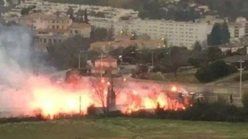 Marsilyalı taraftarlar, tesisleri basıp ortalığı ateşe verdi