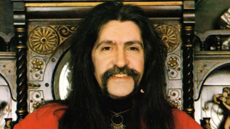 Barış Manço ölüm yıl dönümünde anılıyor.. Barış Manço kimdir? Barış Manço ne zaman, neden öldü?