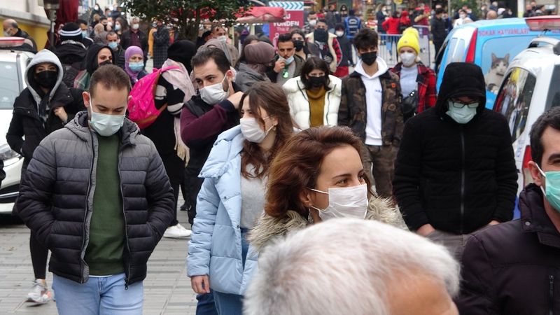 İstiklal Caddesi’nde tedirgin eden yoğunluk