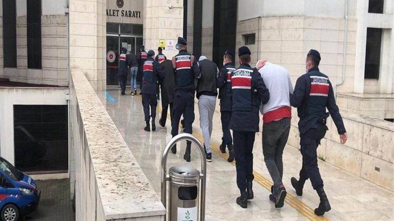 Balıkesir'de hırsızlık şüphelisi 4 kişi tutuklandı