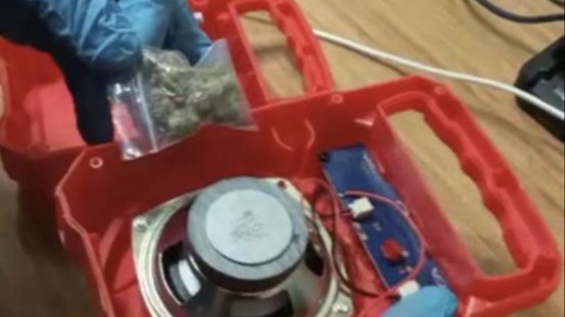 İstanbul’da kargoya verilen radyodan uyuşturucu çıktı