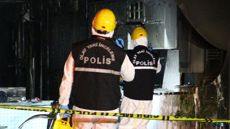 Ankara'da iş yerini yakan şüpheliler, dükkan sahibine görüntülü izletti